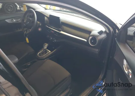 2023 Kia Forte Lxs z USA, uszkodzony, nr VIN 3KPF24ADXPE576158